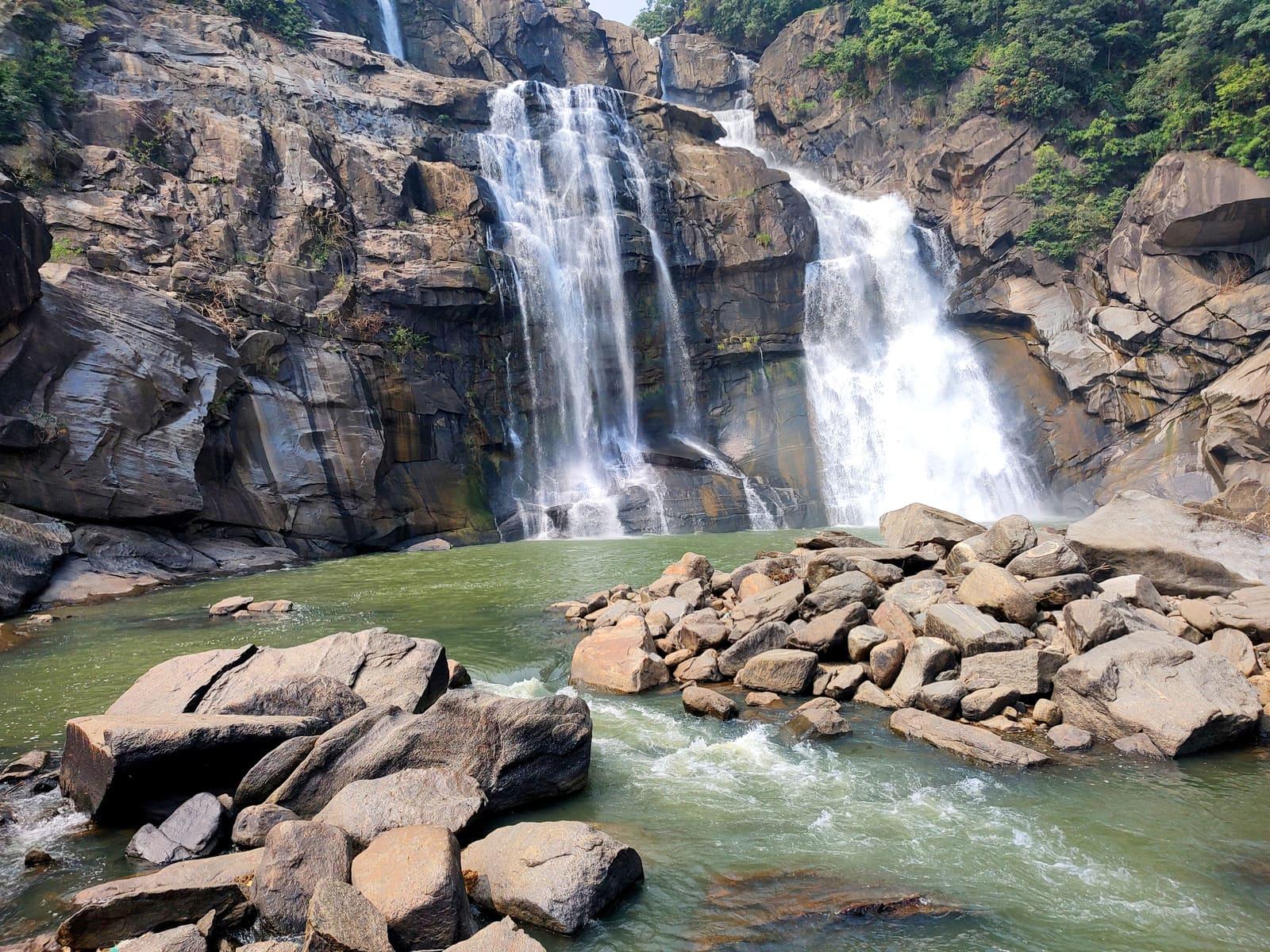 Waterfalls near Ranchi - distance, height, steps and the best month for each, from Jonha and Hundru to Lodh